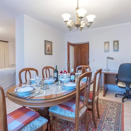 Πανσιόν Modern, Affordable And Nicely Decorated - Paradise Πούλα