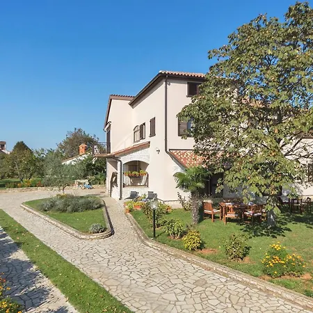 Modern, Affordable And Nicely Decorated - Paradise Gostinjska kuća *