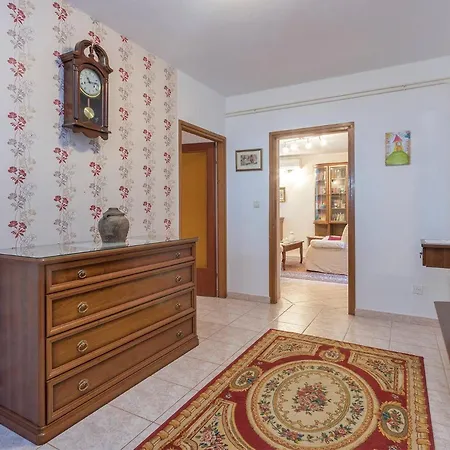 Modern, Affordable And Nicely Decorated - Paradise Гостевой дом Пула