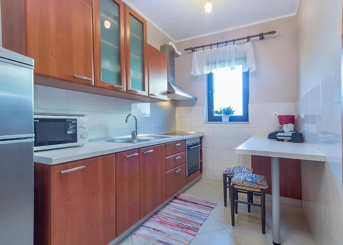 Modern, Affordable And Nicely Decorated - Paradise Πανσιόν