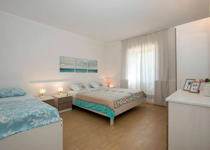 Modern, Affordable And Nicely Decorated - Paradise Πανσιόν Πούλα