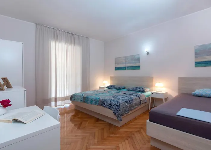 Πανσιόν Modern, Affordable And Nicely Decorated - Paradise