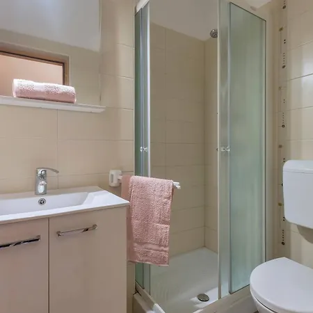 Modern, Affordable And Nicely Decorated - Paradise Affittacamere 3*